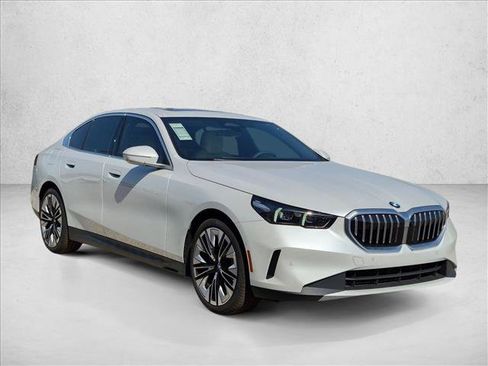 New 2027 BMW 530i w/ Premium Package RWD image 7