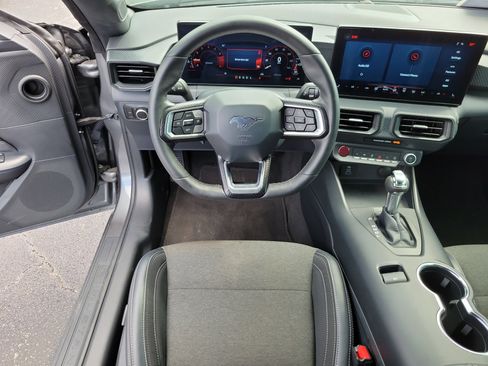 Used 2024 Ford Mustang Coupe RWD image 22