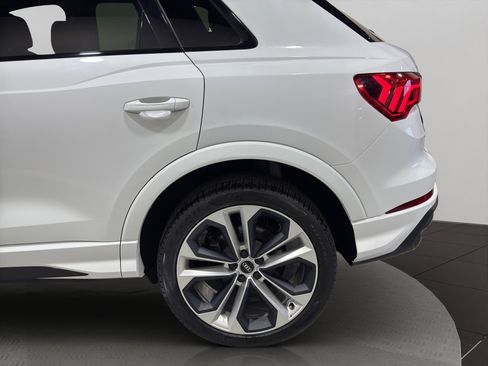 Used 2022 Audi Q3 2.0T Premium Plus w/ Premium Plus Package image 23