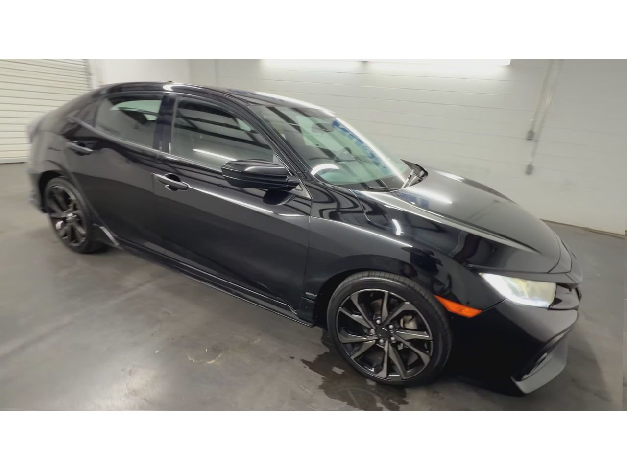 Used 2018 Honda Civic Sport image 2