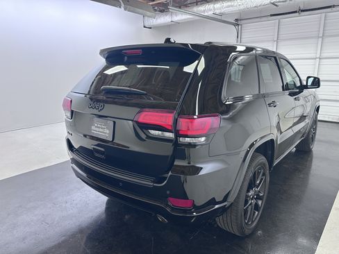 Used 2020 Jeep Grand Cherokee Altitude AWD/4WD image 36