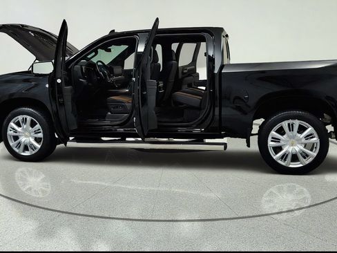 Certified 2023 Chevrolet Silverado 1500 High Country w/ High Country Premium Package AWD/4WD image 10