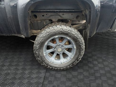 Used 2013 Chevrolet Silverado 2500 LTZ w/ LTZ Plus Package image 9