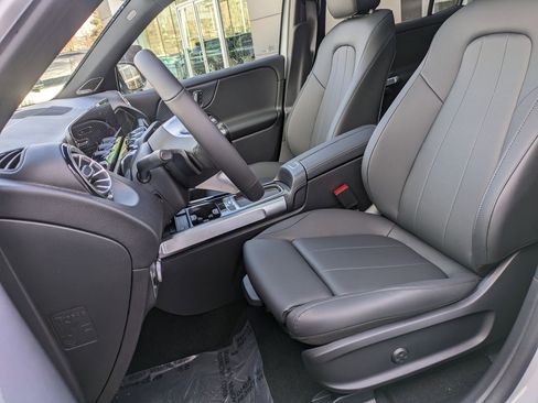 New 2025 Mercedes-Benz EQB 300 4MATIC image 13