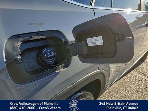 New 2026 Volkswagen Atlas Cross Sport SE image 16