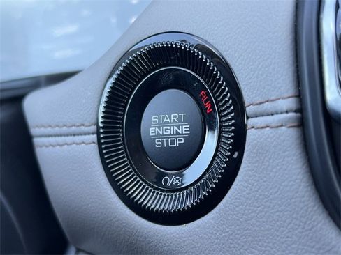 Certified 2022 Jeep Compass Limited image 31