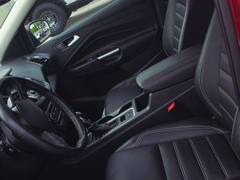 Used 2019 Ford Escape Titanium AWD/4WD image 6