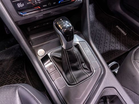 Used 2023 Volkswagen Tiguan SE image 20