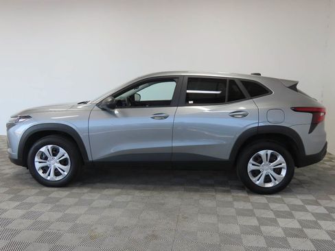 Used 2025 Chevrolet Trax LS FWD image 5
