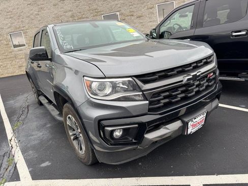 Used 2021 Chevrolet Colorado Z71 AWD/4WD image 3