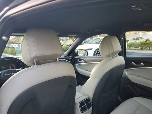 Used 2023 Genesis G70 2.0T image 10