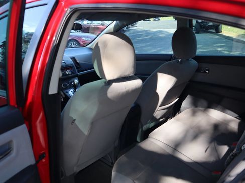Used 2012 Nissan Sentra 2.0 SR FWD image 11