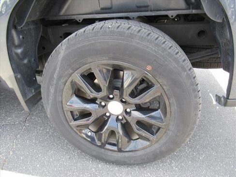 Used 2022 Chevrolet Silverado 1500 Custom AWD/4WD image 8