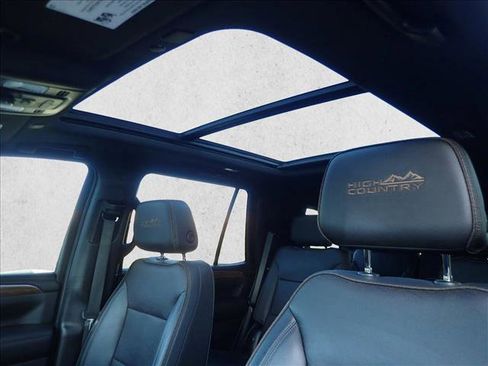 Used 2022 Chevrolet Tahoe High Country AWD/4WD image 15