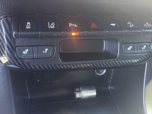 Used 2022 Chevrolet Colorado Z71 w/ LPO, Power Package RWD image 25