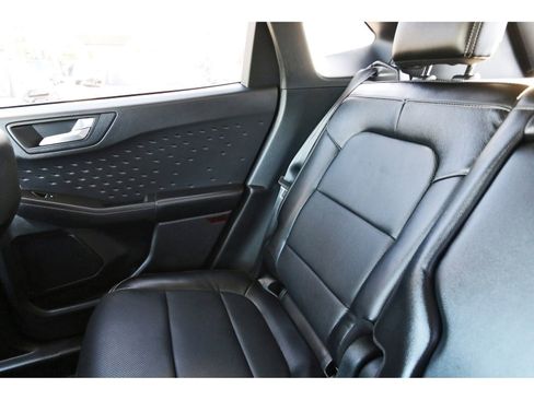 Used 2020 Ford Escape Titanium image 13