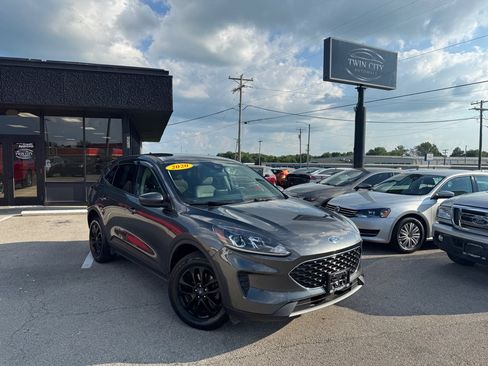 Used 2020 Ford Escape SE AWD/4WD image 1