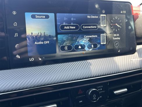 New 2025 Nissan Kicks SR w/ SR Premium Package image 4