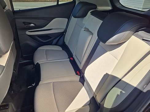 Used 2022 Buick Encore Preferred w/ Safety Package image 36