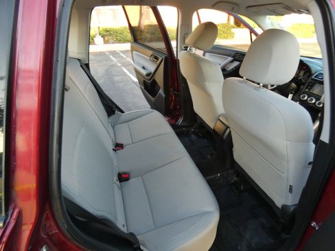 Used 2018 Subaru Forester 2.5i w/ Alloy Wheel Package image 36