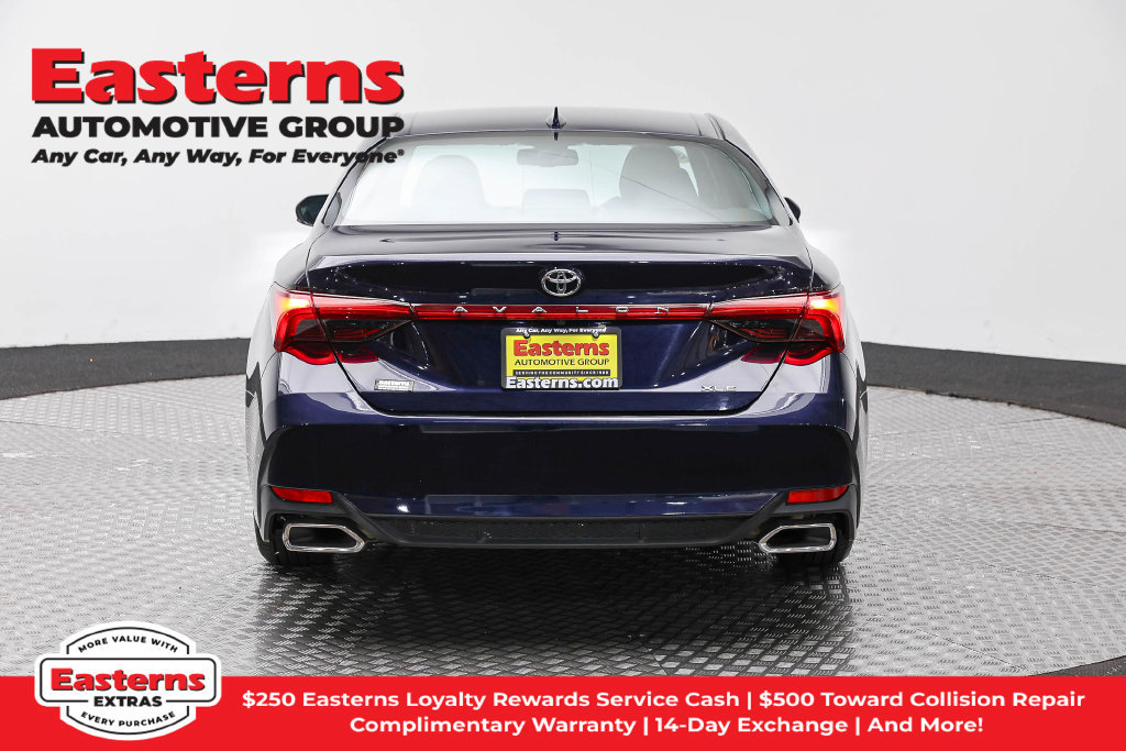 Used 2022 Toyota Avalon XLE w/ Moonroof Package FWD image 7