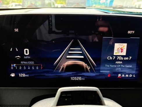 Used 2025 Chevrolet Traverse High Country FWD image 9