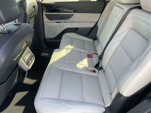 New 2026 Lincoln Nautilus Premier image 12