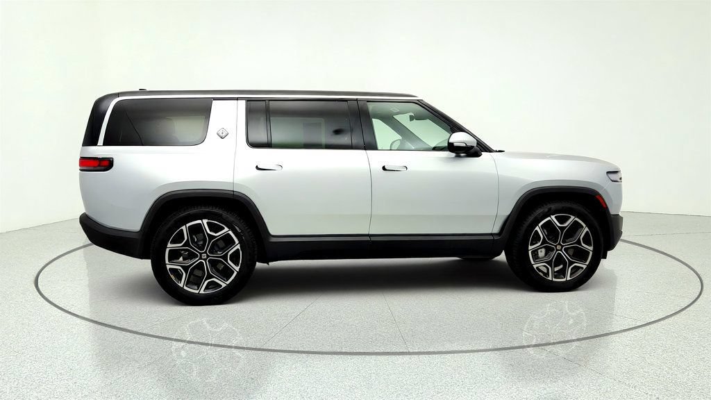 Used 2025 Rivian R1S Adventure Dual AWD/4WD image 4