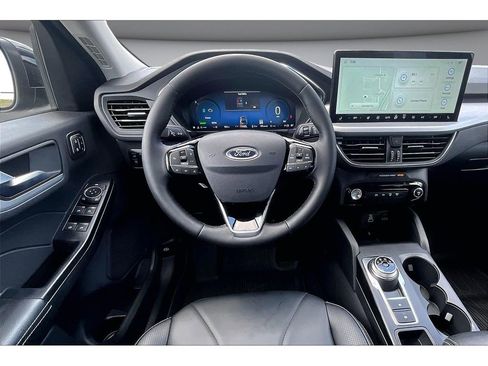Used 2025 Ford Escape SE w/ PHEV Premium Package FWD image 7