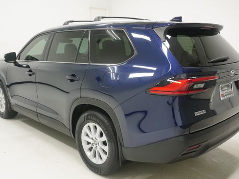 Used 2024 Toyota Grand Highlander FWD image 6