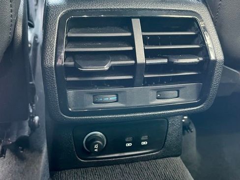 Used 2023 Audi Q3 2.0T Premium image 24