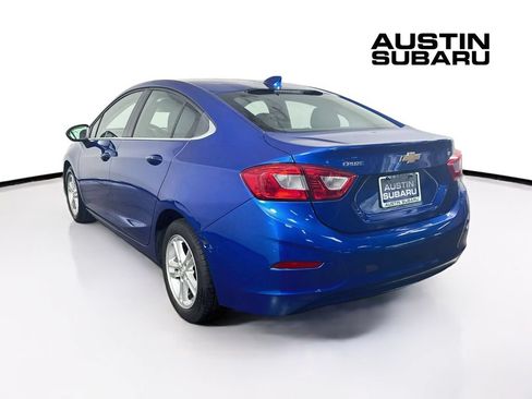 Used 2017 Chevrolet Cruze LT w/ Convenience Package FWD image 5