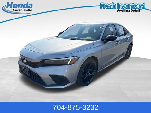Used 2023 Honda Civic Sport image 4