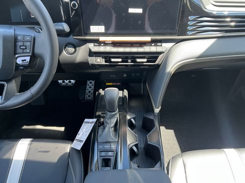 New 2026 Toyota Camry Hybrid w/ Multimedia Upgrade Package FWD image 15