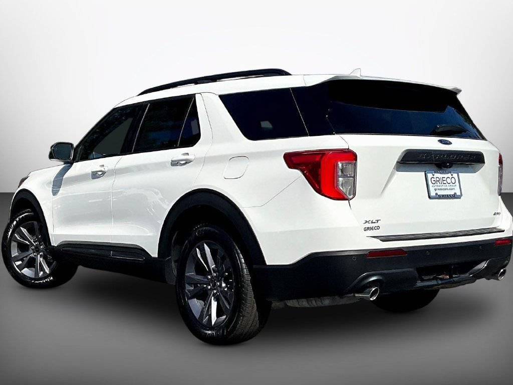Used 2023 Ford Explorer XLT w/ Equipment Group 202A AWD/4WD image 5