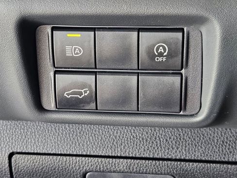 Used 2023 Toyota Highlander XLE image 13