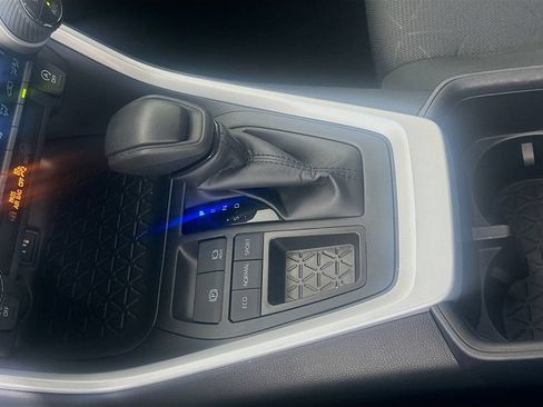 Certified 2025 Toyota RAV4 XLE FWD image 17