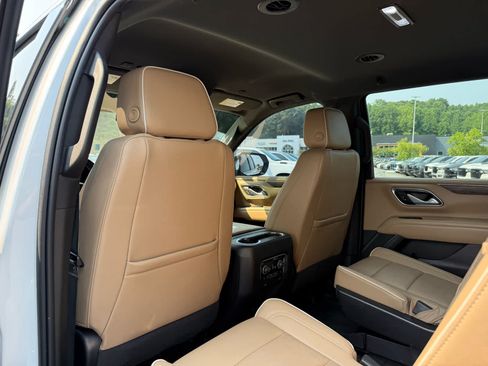 Used 2022 Chevrolet Tahoe Premier AWD/4WD image 26