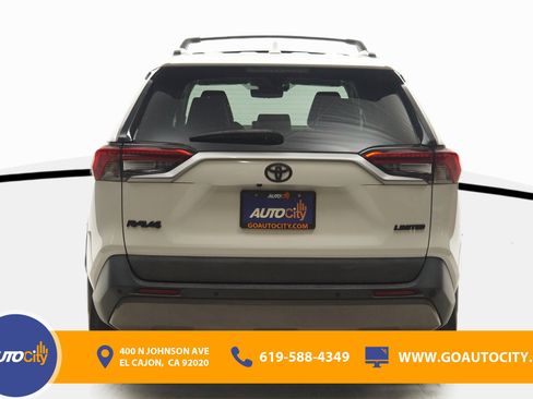 Used 2021 Toyota RAV4 Limited image 12