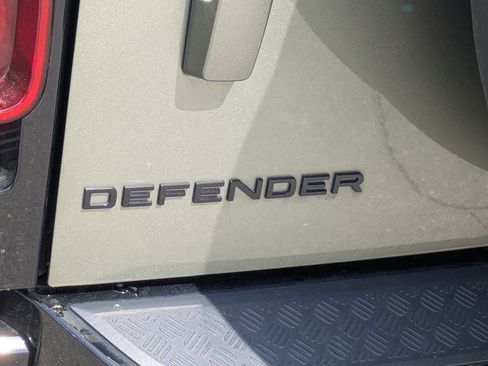 Certified 2024 Land Rover Defender 110 X-Dynamic SE AWD/4WD image 34