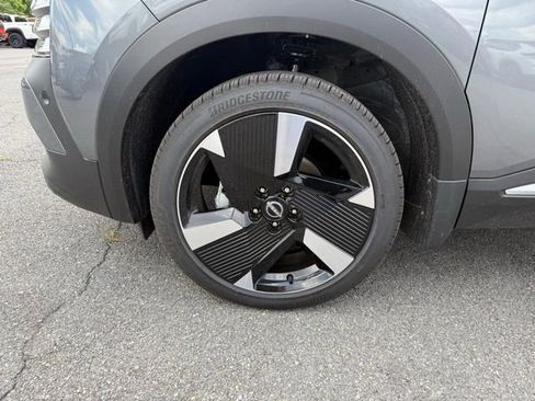 New 2025 Nissan Kicks SR w/ SR Premium Package image 9