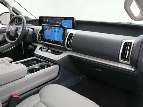 New 2026 Ford Expedition Max Active image 31