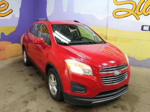 Used 2016 Chevrolet Trax LT FWD image 2