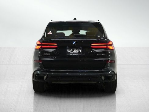 Used 2024 BMW X5 xDrive40i w/ M Sport Package image 4