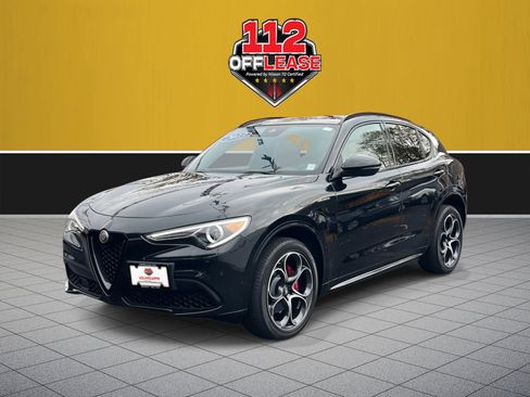 Used 2023 Alfa Romeo Stelvio Veloce image 3