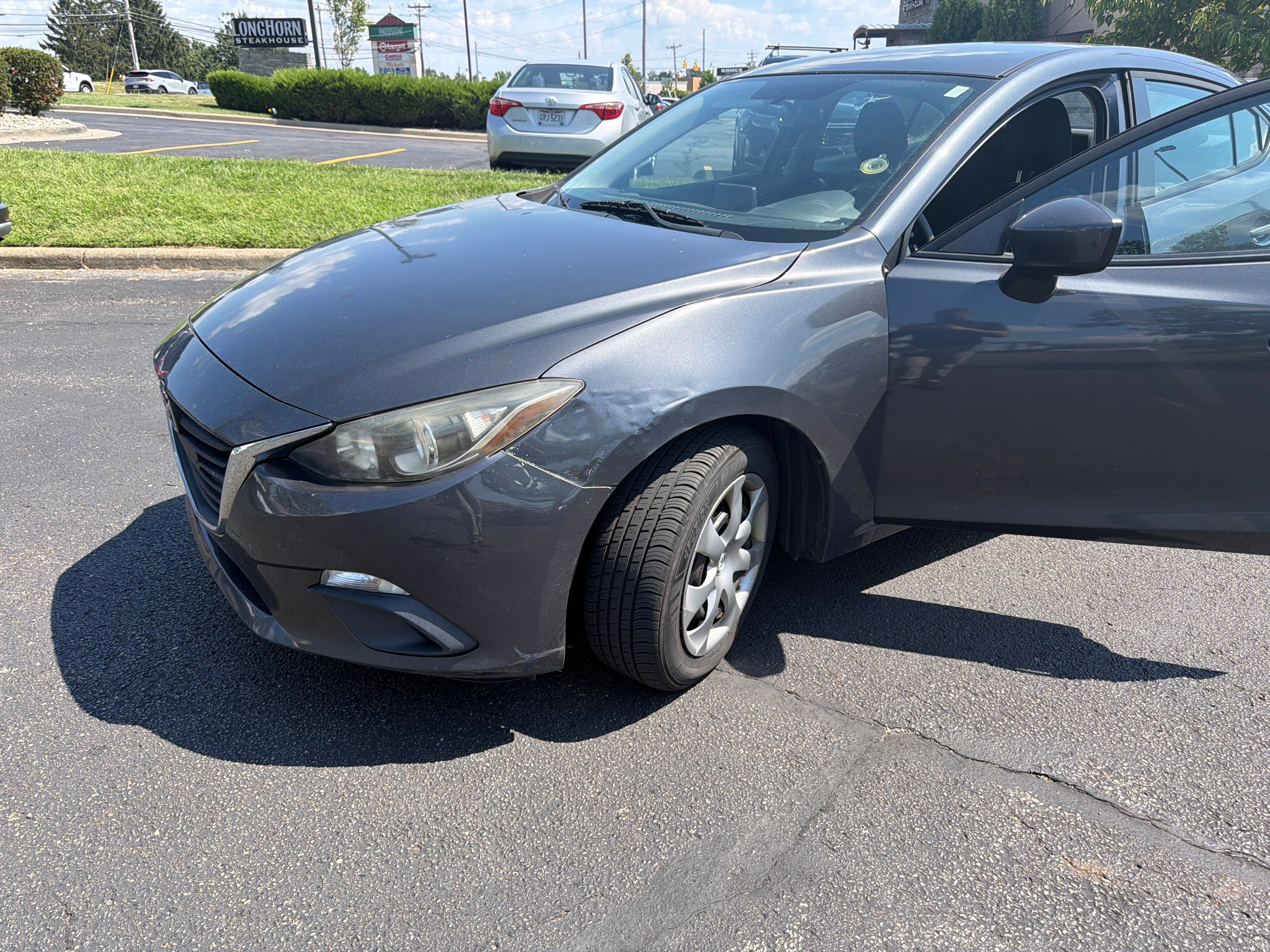 Used 2016 MAZDA MAZDA3 i Sport FWD image 3