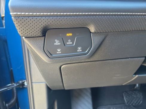 New 2026 Volkswagen Atlas Cross Sport SE AWD/4WD image 12