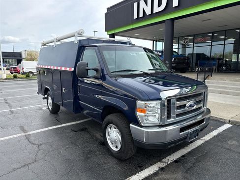 Used 2015 Ford E-350 and Econoline 350 Super Duty w/ Power Windows & Locks Group RWD image 2
