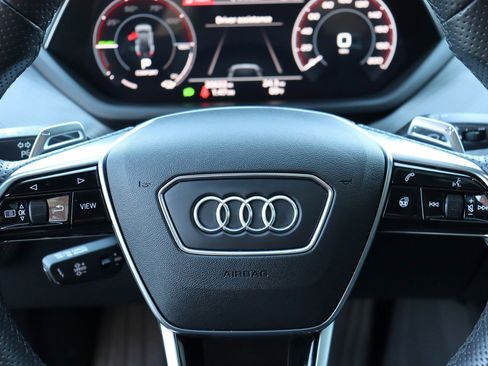 Used 2022 Audi e-tron GT Prestige w/ Prestige Package image 25