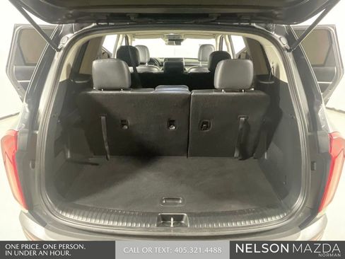 Used 2020 Kia Telluride S w/ S 8 Passenger Seating Package AWD/4WD image 14